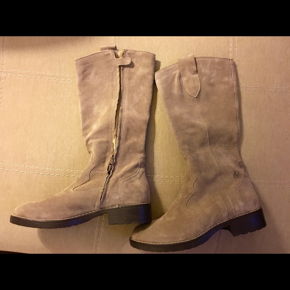 Naturino Girls Size 38 (US 7) Light Suede/Leather